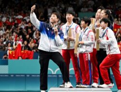 Atlet Korea Selatan dan Korea Utara Berfoto Bersama di Olimpiade Paris 2024