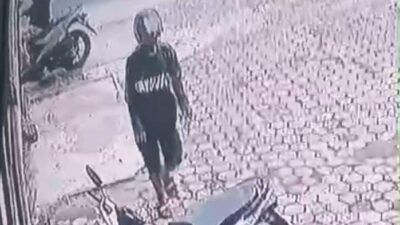 ejoli Gasak Motor di Palembang, Aksinya Terekam CCTV