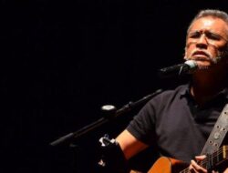 “Iwan Fals Diperiksa Polisi: Menggali Kasus Dugaan Pemalsuan yang Menghebohkan”