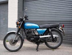 Suzuki GP 100: Legenda Motor 2-Tak yang Tak Terlupakan