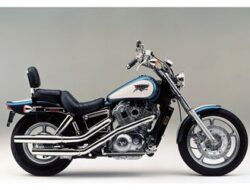 Honda VT1100 Shadow Aero: Legenda di Jalanan