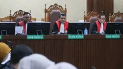 Pelanggaran Kode Etik: Tiga Hakim Terlibat Kasus Tom Lembong Dikenakan Sanksi