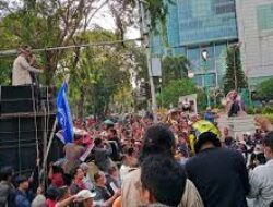 Pedagang Daging Babi di Medan Aksi Protes Tuntut Kebijakan yang Adil