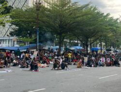 Ribuan Warga Kaltim Gelar Unjuk Rasa Protes Anggaran, Gubernur Rudy Mas’ud Janji Evaluasi tapi Dinilai Tak Cukup