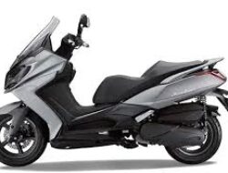Kymco Downtown 250i: Skutik Premium yang Diam-Diam Punya Kenyamanan Touring