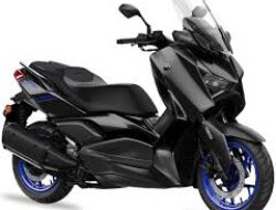 Yamaha XMax 250: Skutik Bongsor yang Masih Jadi Andalan Touring dan Harian