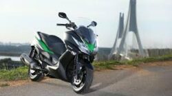 Kawasaki J300: Langkah Berani Kawasaki Masuk Dunia Skuter Matik