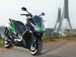 Kawasaki J300: Langkah Berani Kawasaki Masuk Dunia Skuter Matik