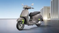 Skuter Premium Rasa Sport: Mengulik Karakter Vespa GTS 300 Super Tech