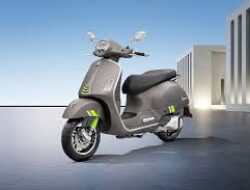 Skuter Premium Rasa Sport: Mengulik Karakter Vespa GTS 300 Super Tech