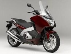 Honda Integra: Skuter Besar yang Tidak Mau Disebut Biasa