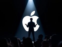 Siapa CEO Baru Apple? Mengenal John Ternus, Insinyur Sunyi yang Kini Mengambil Alih Tahta Tim Cook